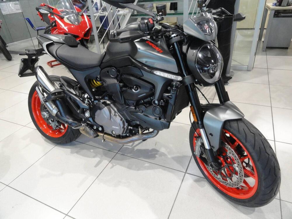 Ducati Monster 937 + (2021 - 25) (2)