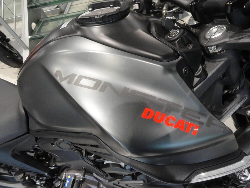 Ducati Monster 937 + (2021 - 25) (6)