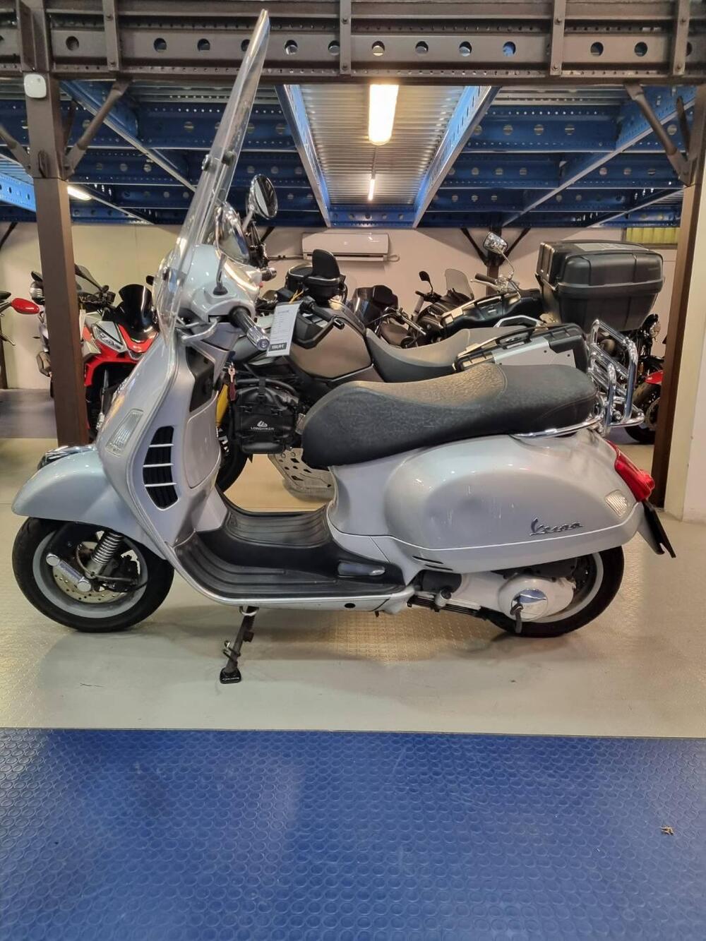 Vespa GTS 250 i.e. (2)