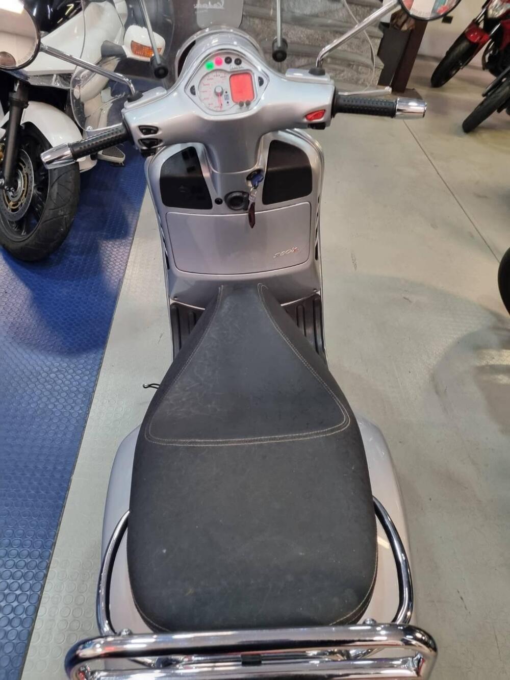 Vespa GTS 250 i.e. (8)