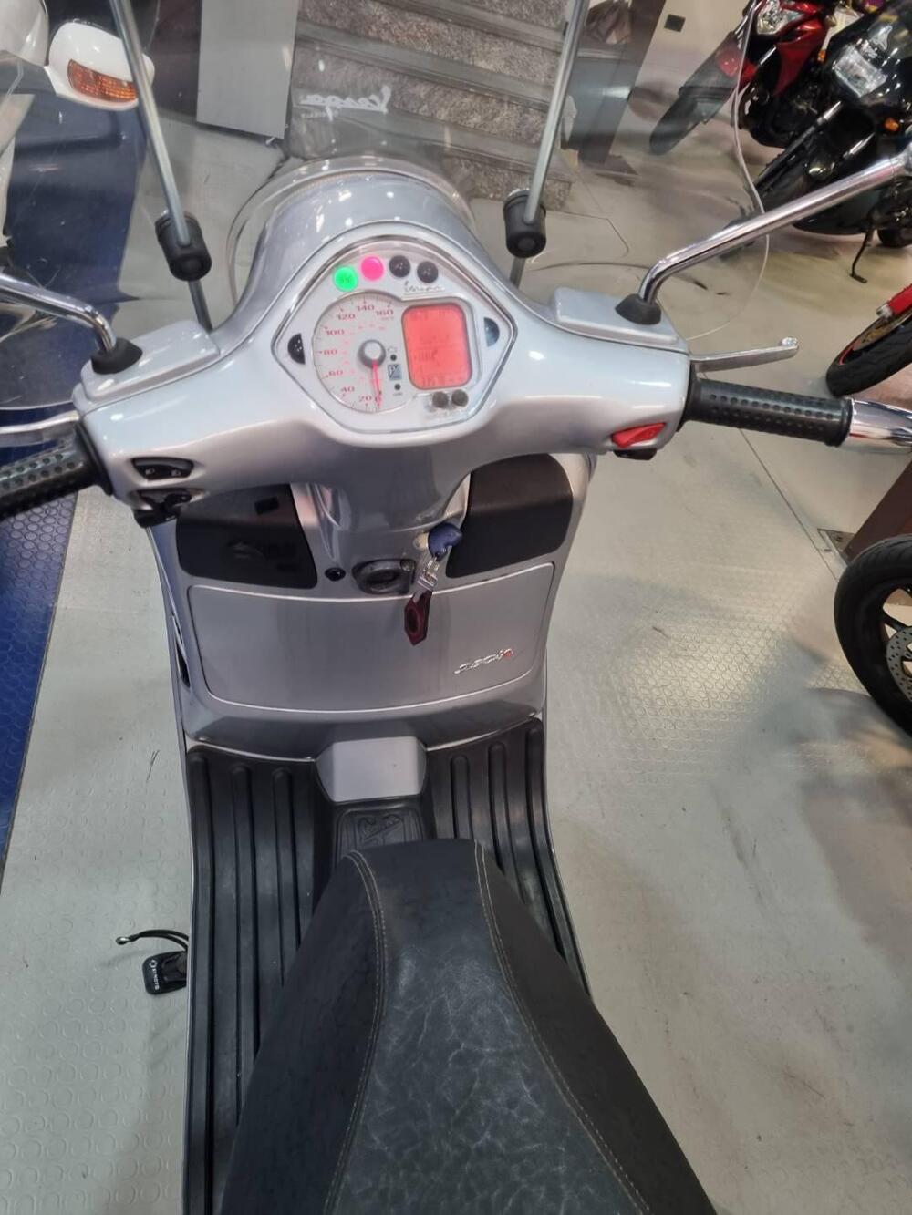 Vespa GTS 250 i.e. (9)