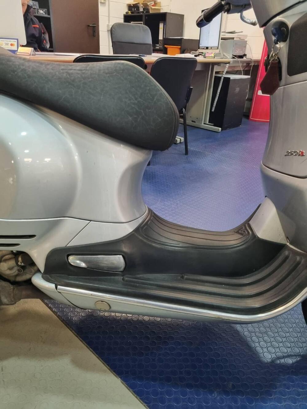 Vespa GTS 250 i.e. (14)