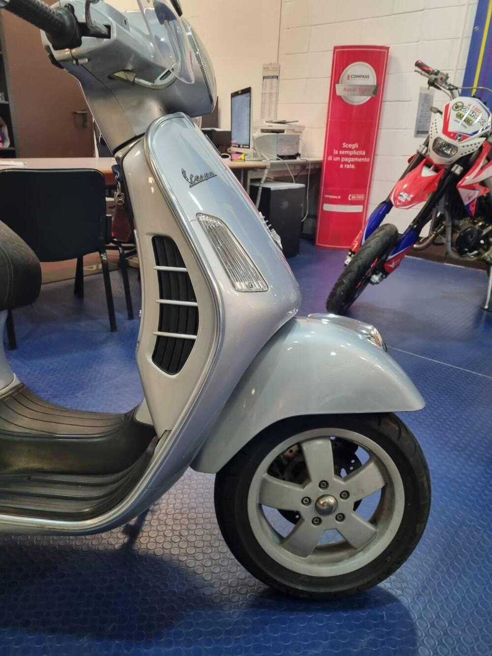 Vespa GTS 250 i.e. (15)