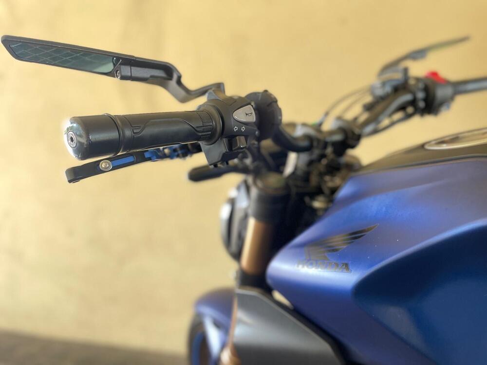 Honda CB 300 R (2022 - 25) (6)