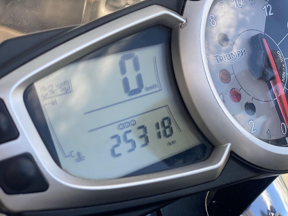 Triumph Speed Triple 1050 (2005 - 11) (7)
