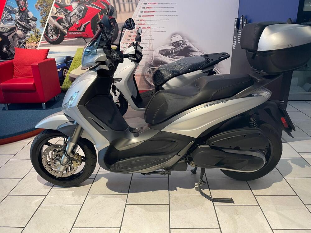 Piaggio Beverly 350 ABS (2016 - 20) (5)