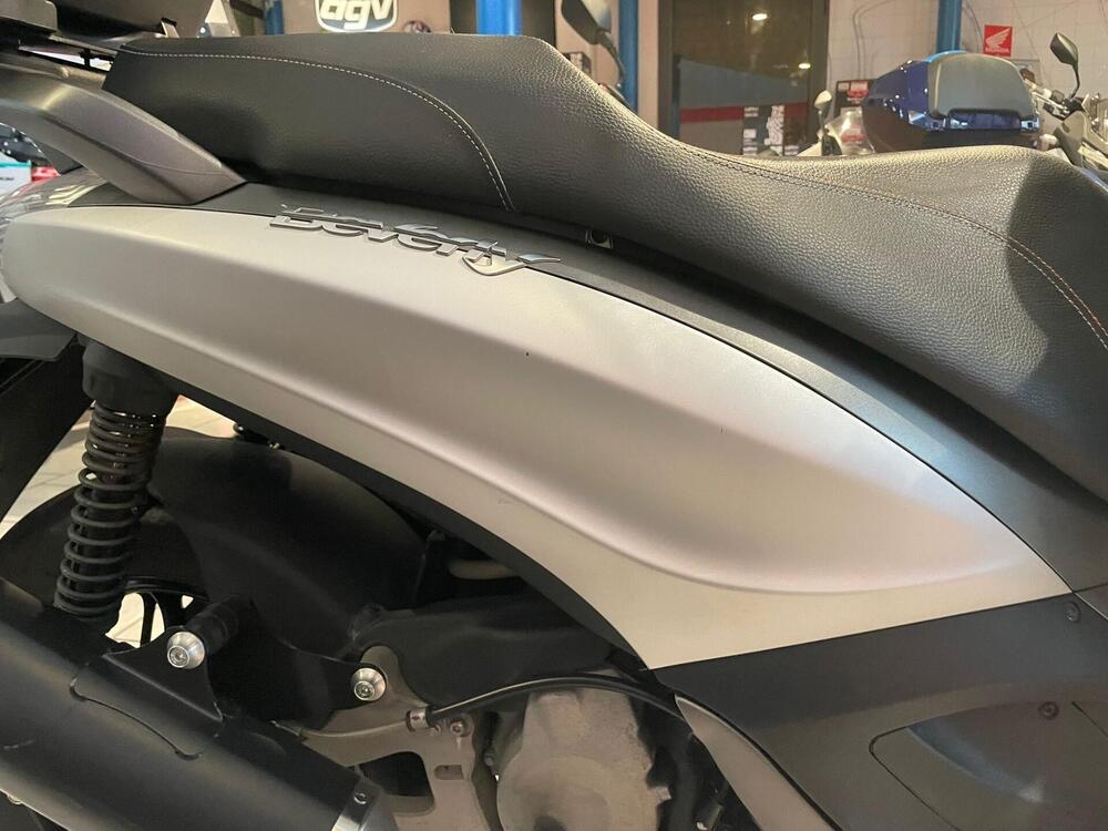 Piaggio Beverly 350 ABS (2016 - 20) (6)