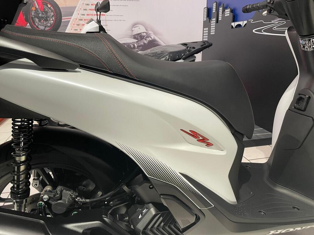 Honda SH 125i Sport (2024 - 25) (2)