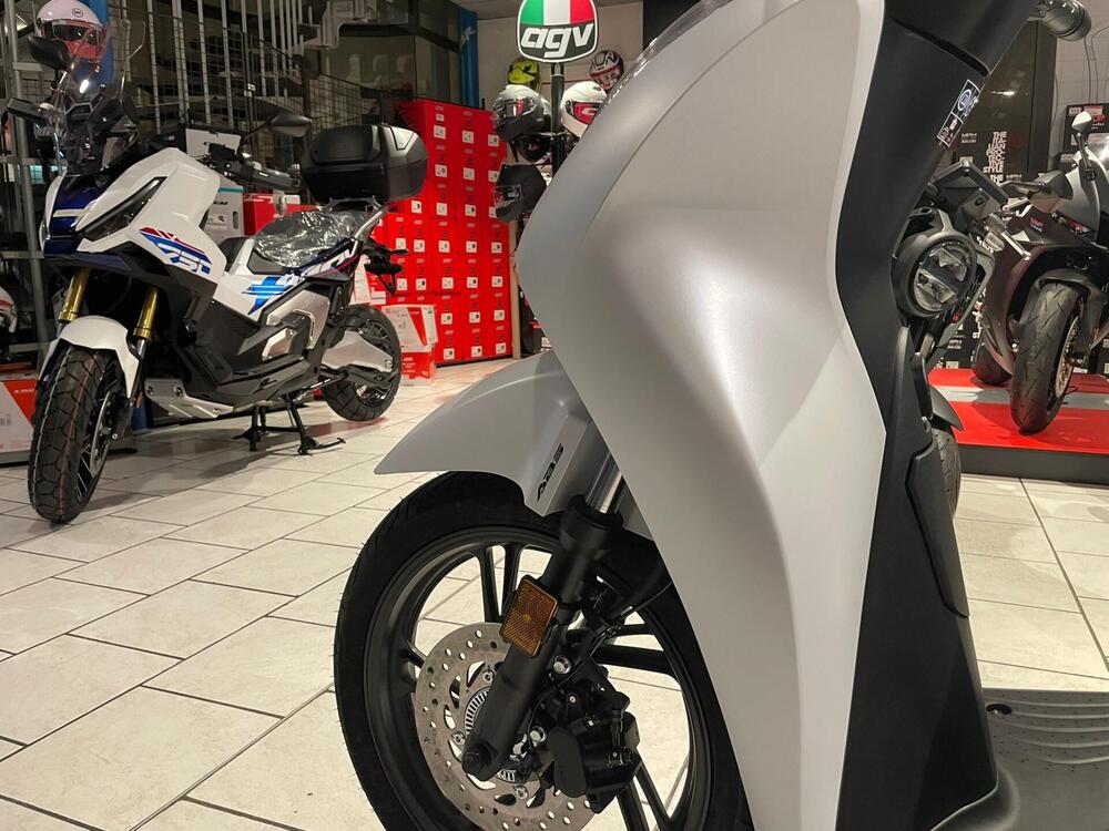 Honda SH 125i Sport (2024 - 25) (4)