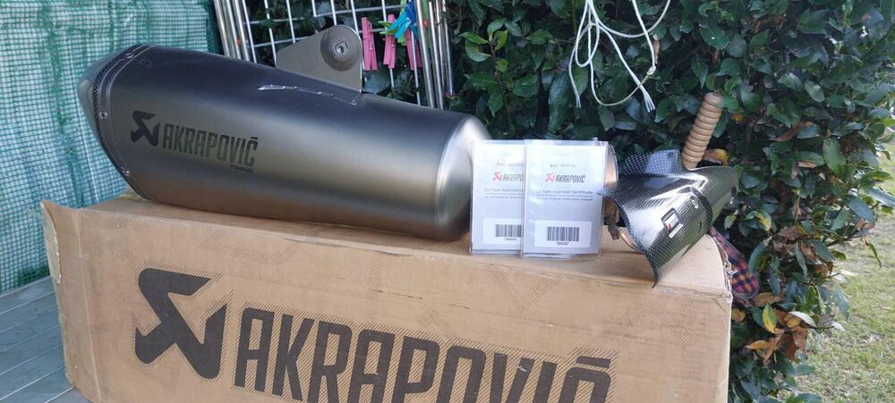 Optional bmw r 1200 rs dal 2015 al 2019 Akrapovic (2)