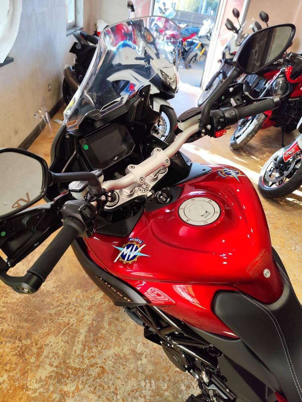 MV Agusta Turismo Veloce 800 Lusso SCS (2021 - 26) (11)