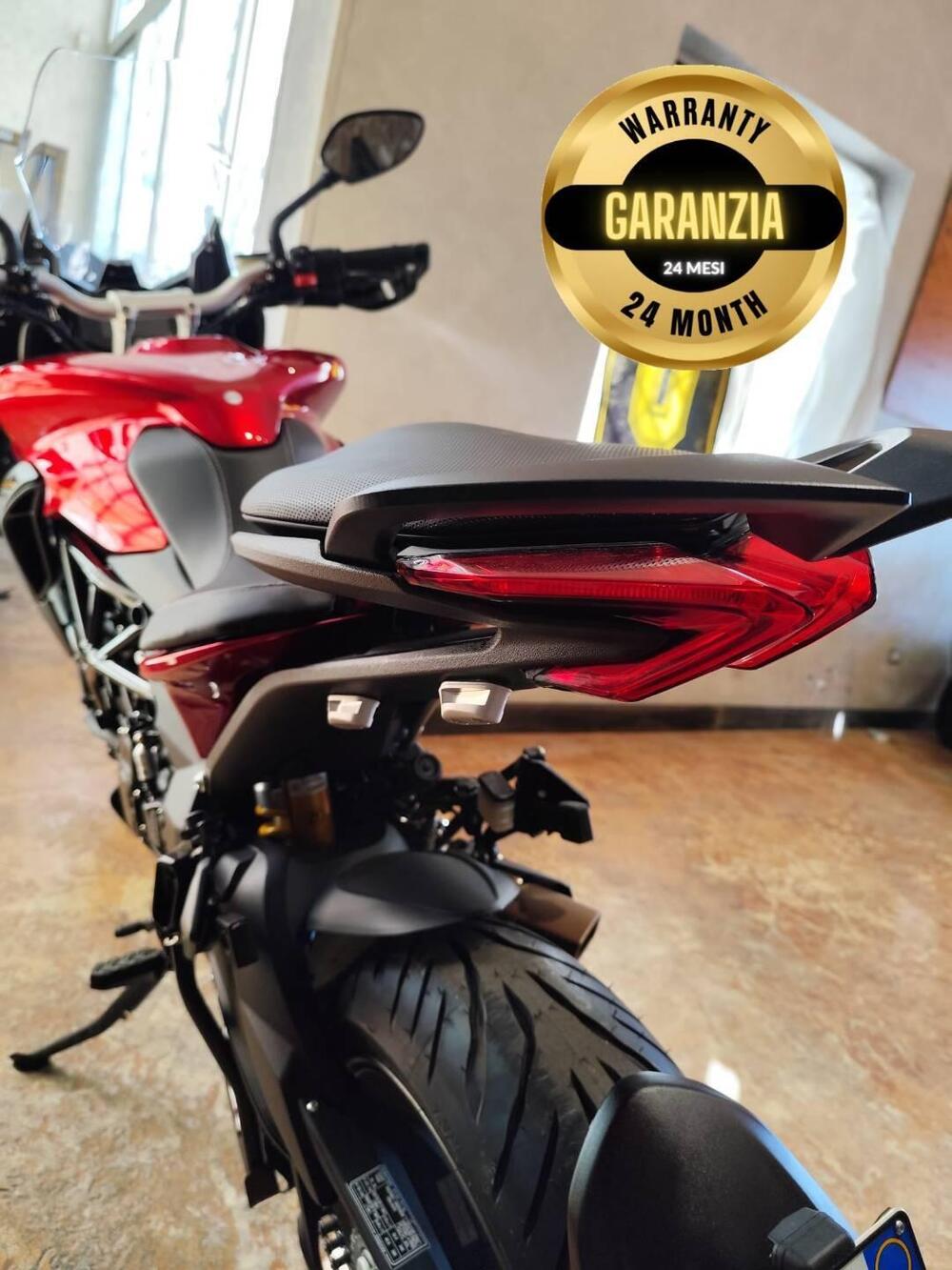 MV Agusta Turismo Veloce 800 Lusso SCS (2021 - 26) (14)