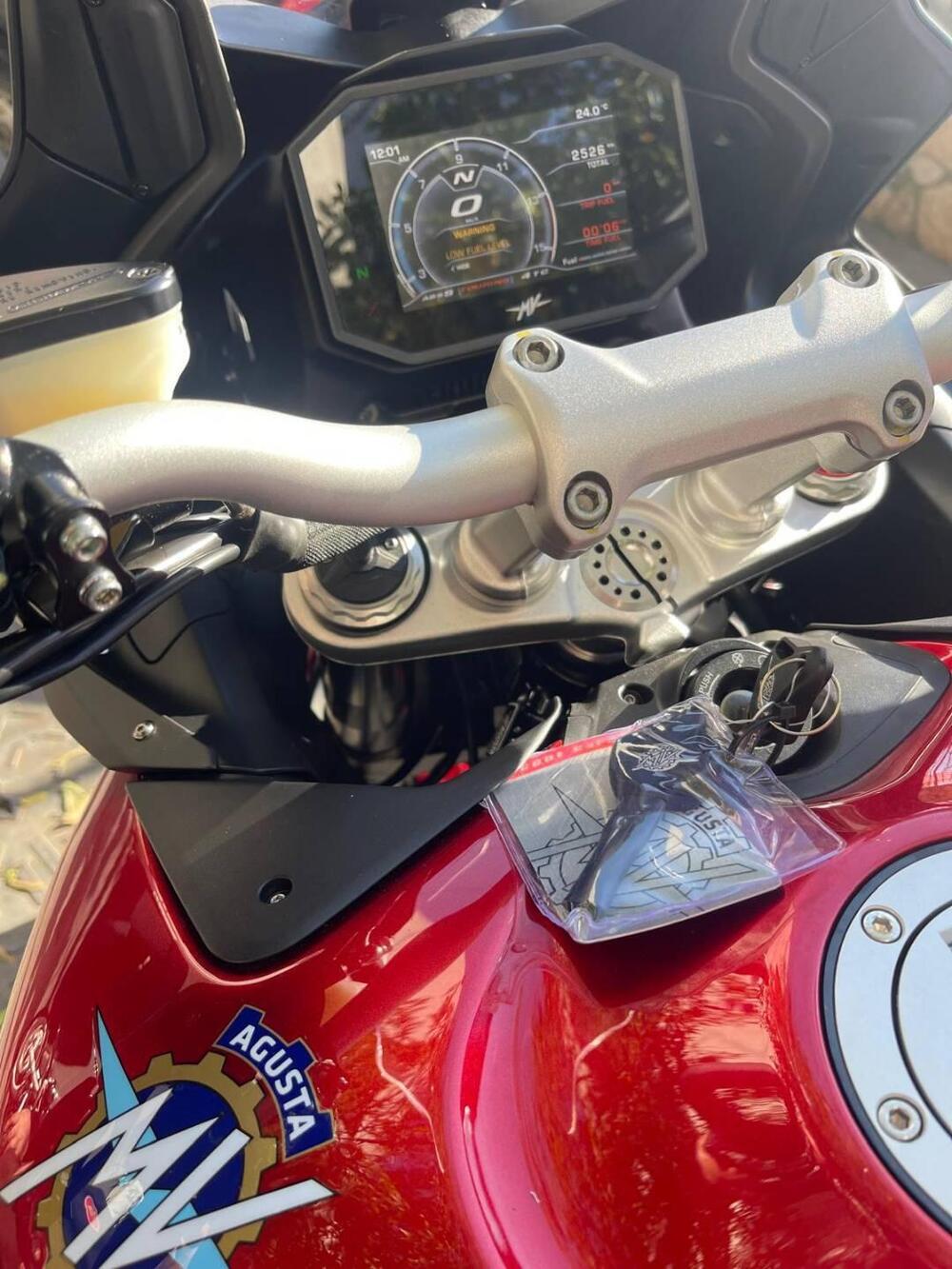 MV Agusta Turismo Veloce 800 Lusso SCS (2021 - 26) (20)