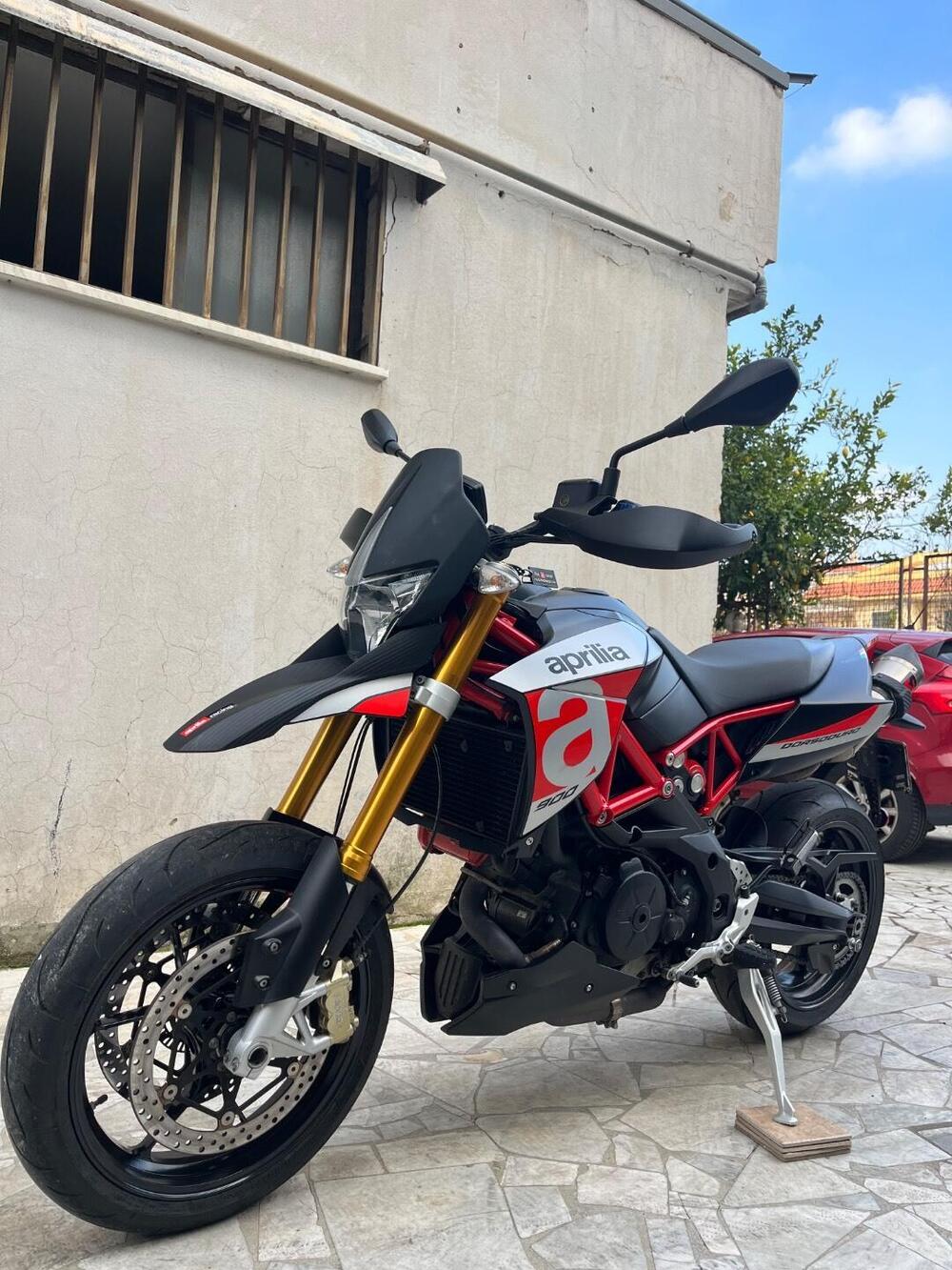 Aprilia Dorsoduro 900 (2017 - 20) (2)