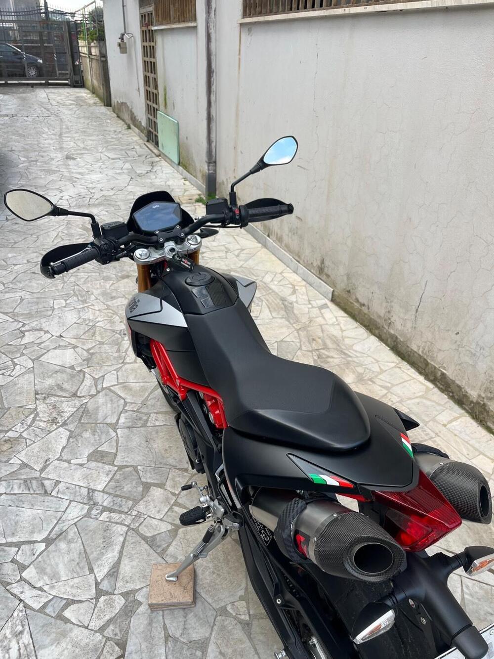 Aprilia Dorsoduro 900 (2017 - 20) (4)