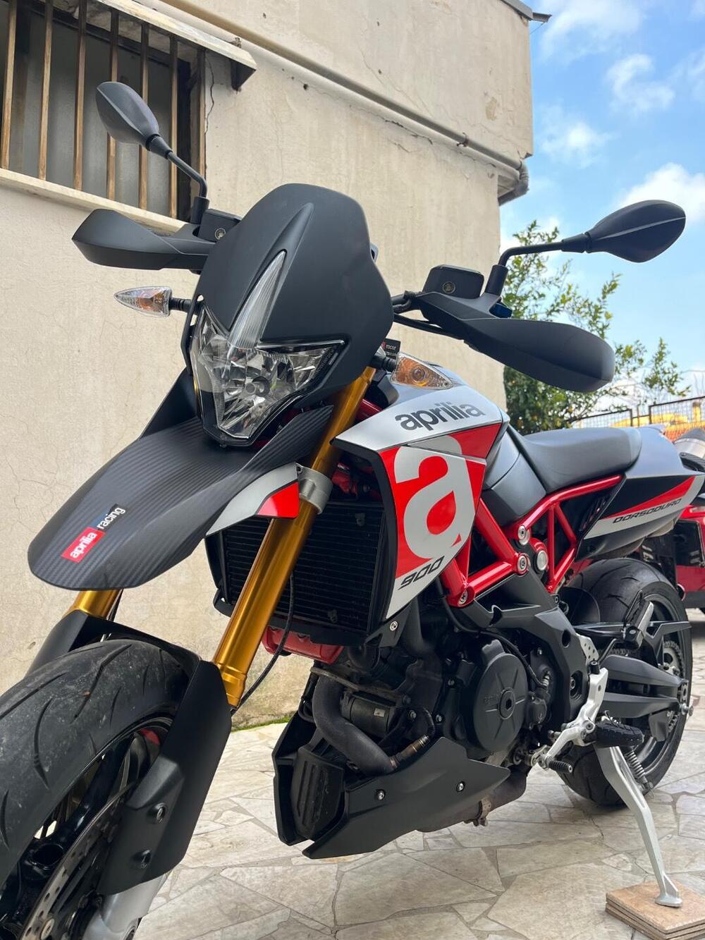 Aprilia Dorsoduro 900 (2017 - 20) (10)