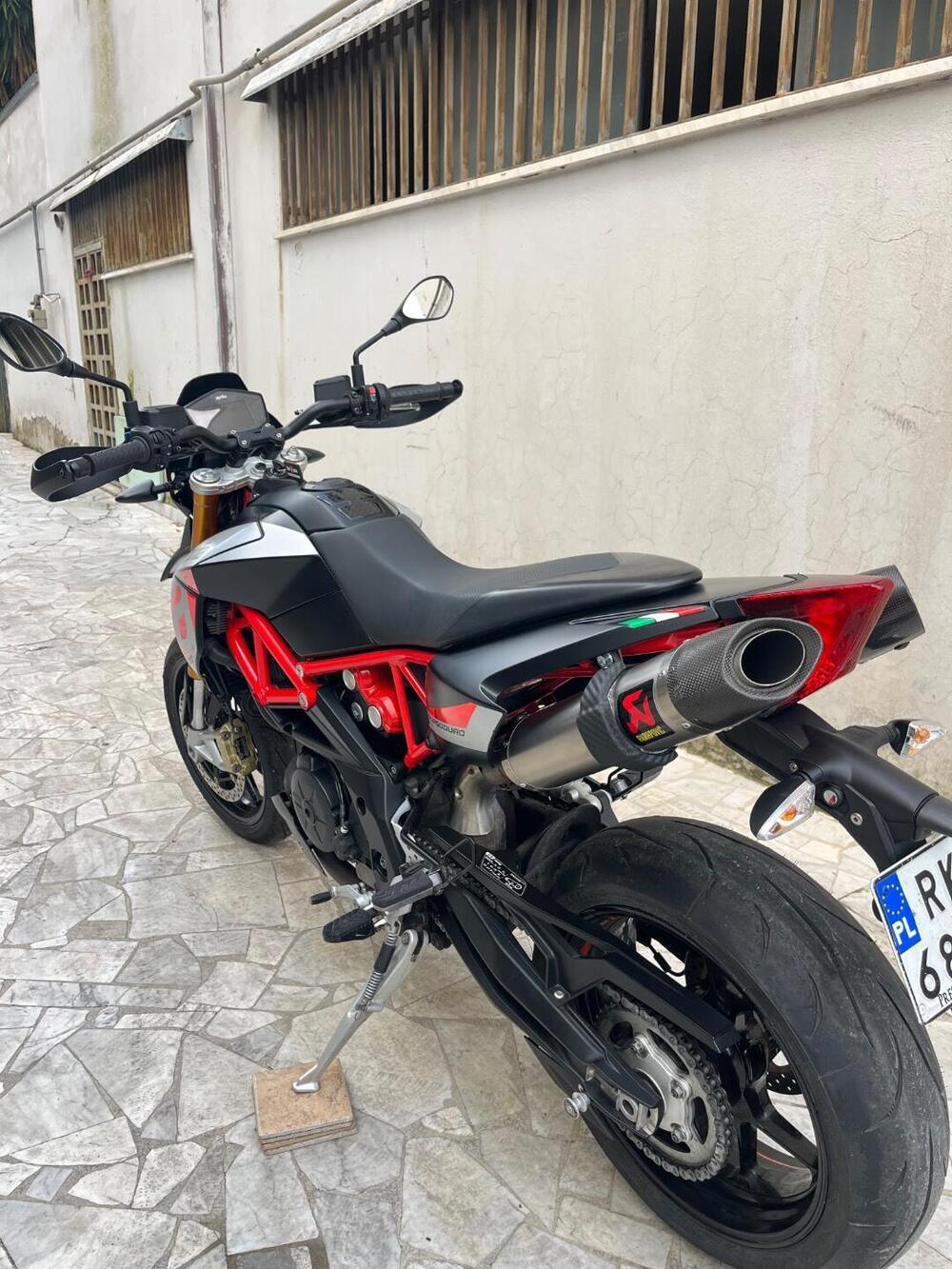 Aprilia Dorsoduro 900 (2017 - 20) (12)