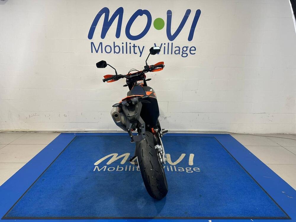 KTM 690 SMC R (2026) (3)