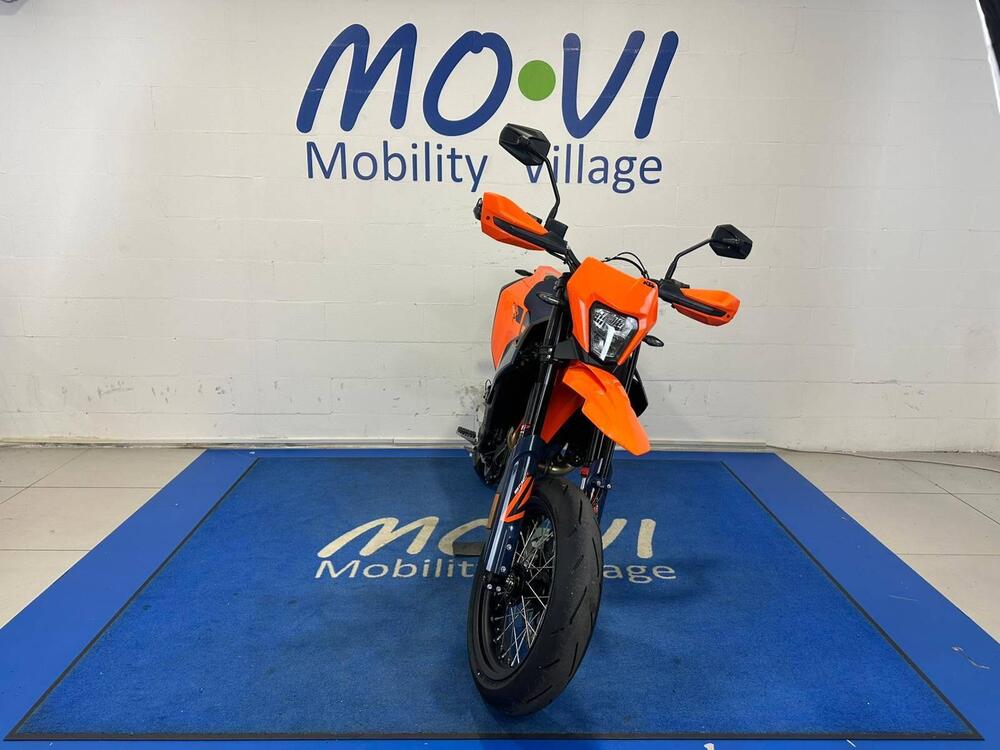 KTM 690 SMC R (2026) (7)