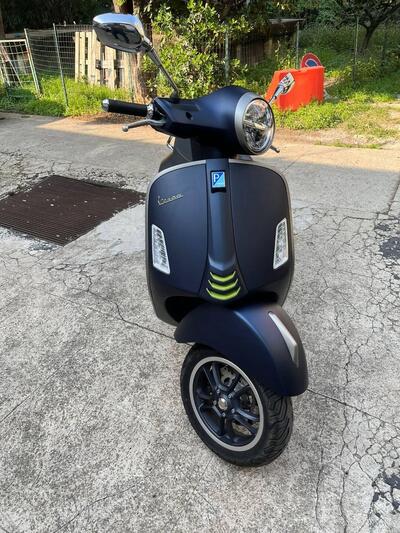 Vespa GTS 300 Super Tech (2023 - 24) usata