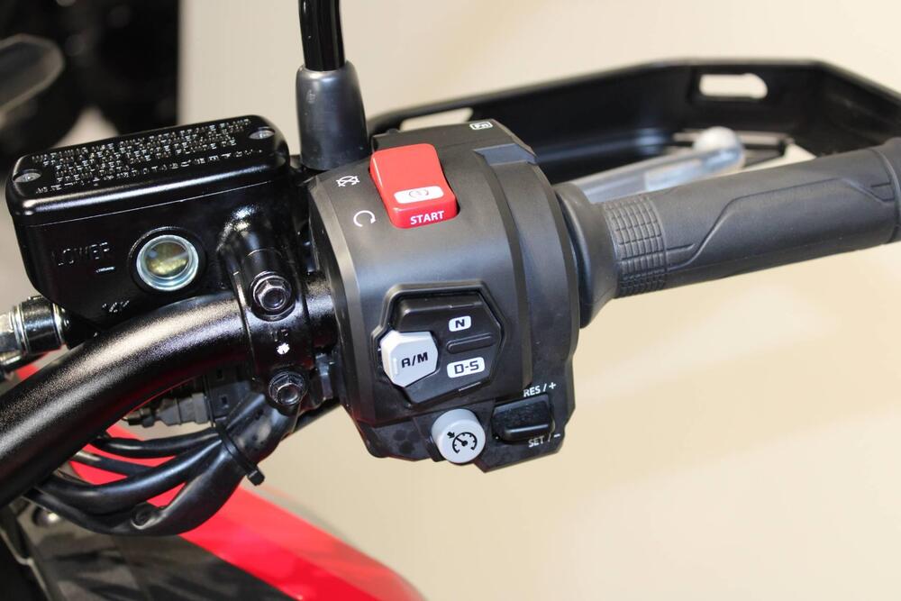 Honda Africa Twin CRF 1100L ES DCT (2024 - 25) (7)