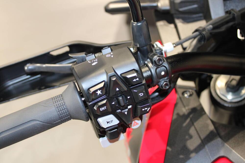 Honda Africa Twin CRF 1100L ES DCT (2024 - 25) (8)