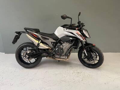 KTM 790 Duke L (2023 - 24) usata