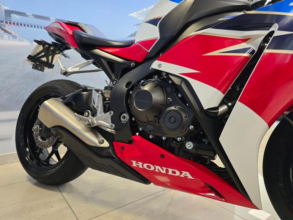 Honda CBR 1000 RR Fireblade (2012 - 16) (19)
