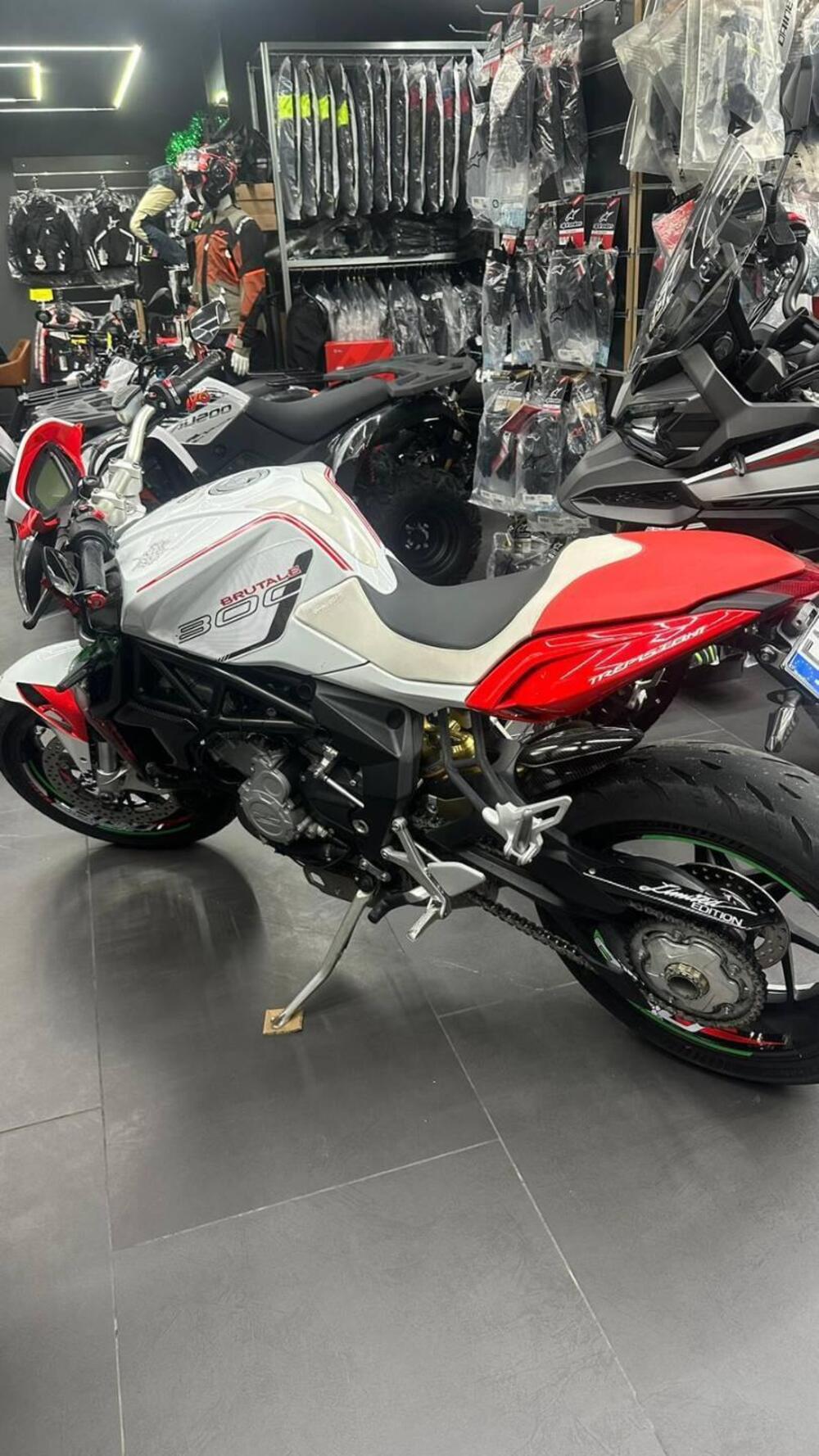 MV Agusta Brutale 800 (2012 - 15) (9)