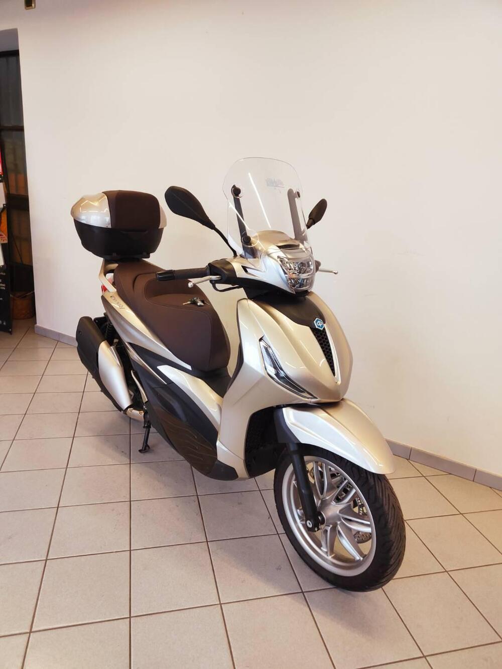 Piaggio Beverly 400 S ABS-ASR (2021 - 24) (2)