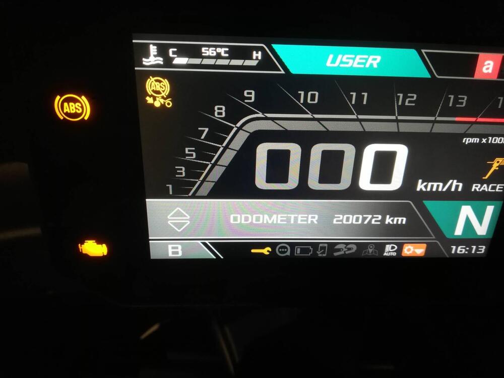 Aprilia RSV4 1100 Factory (2021 - 24) (2)