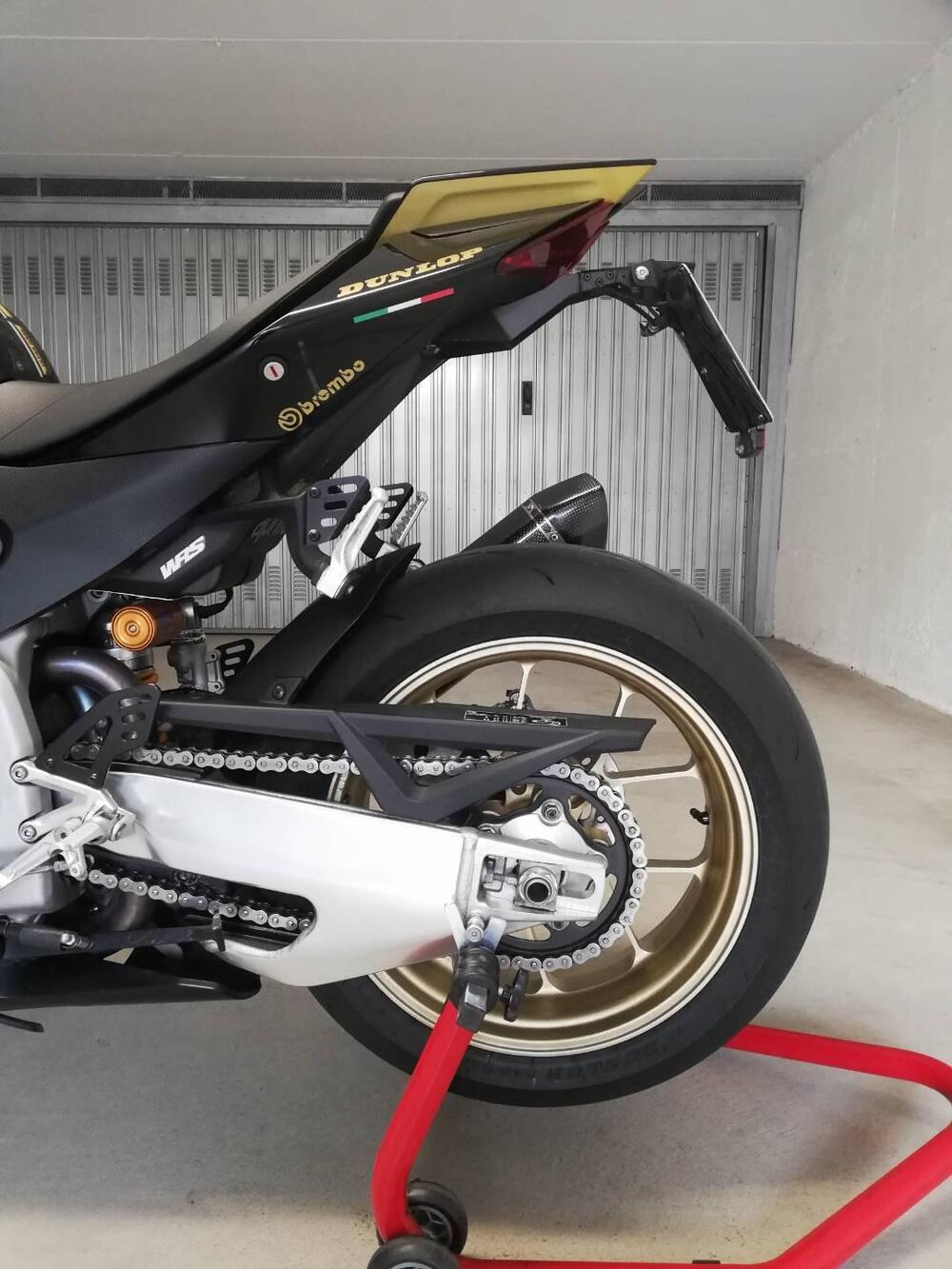 Aprilia RSV4 1100 Factory (2021 - 24) (5)