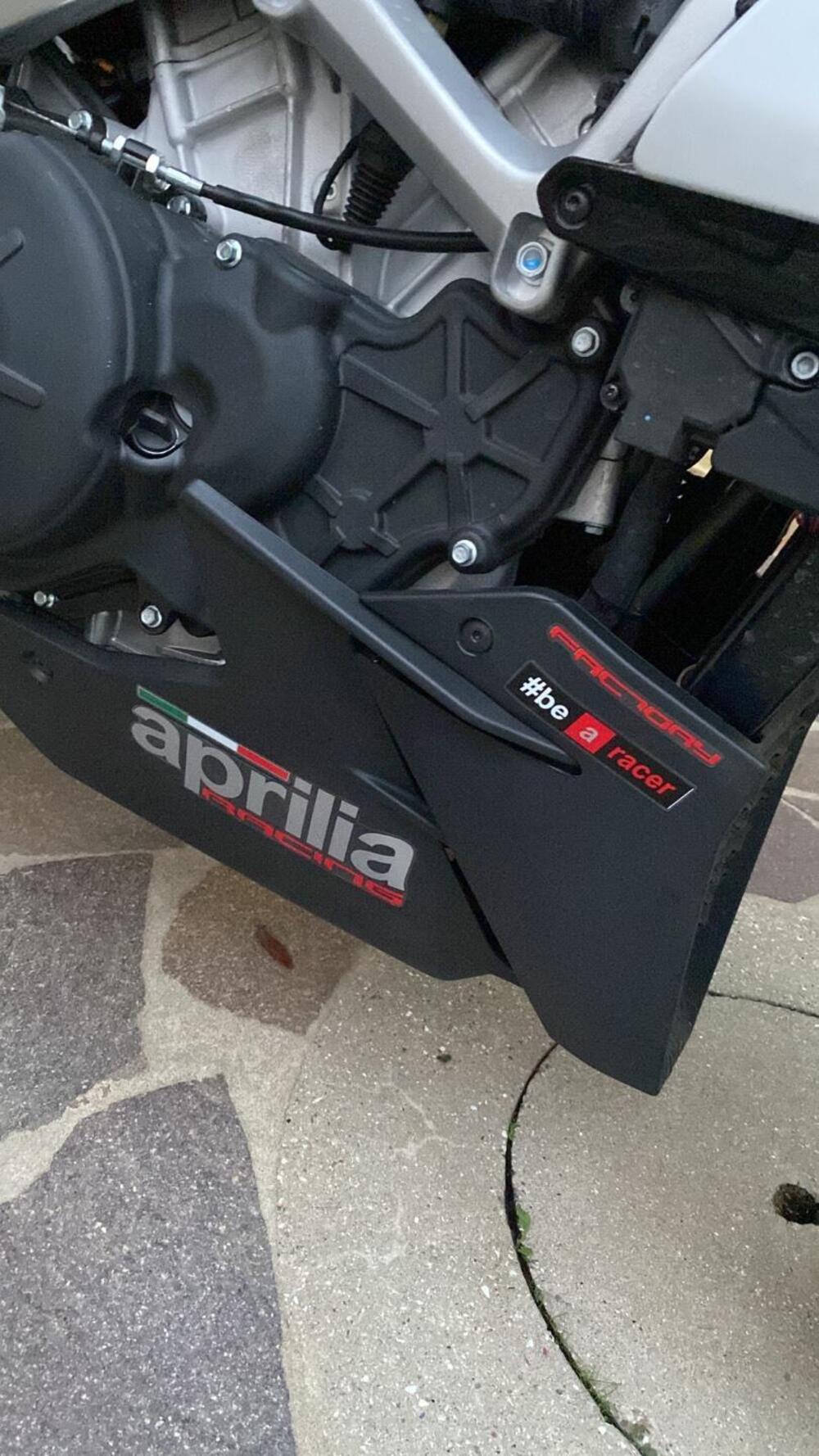 Aprilia Tuono V4 Factory (2021 - 24) (12)