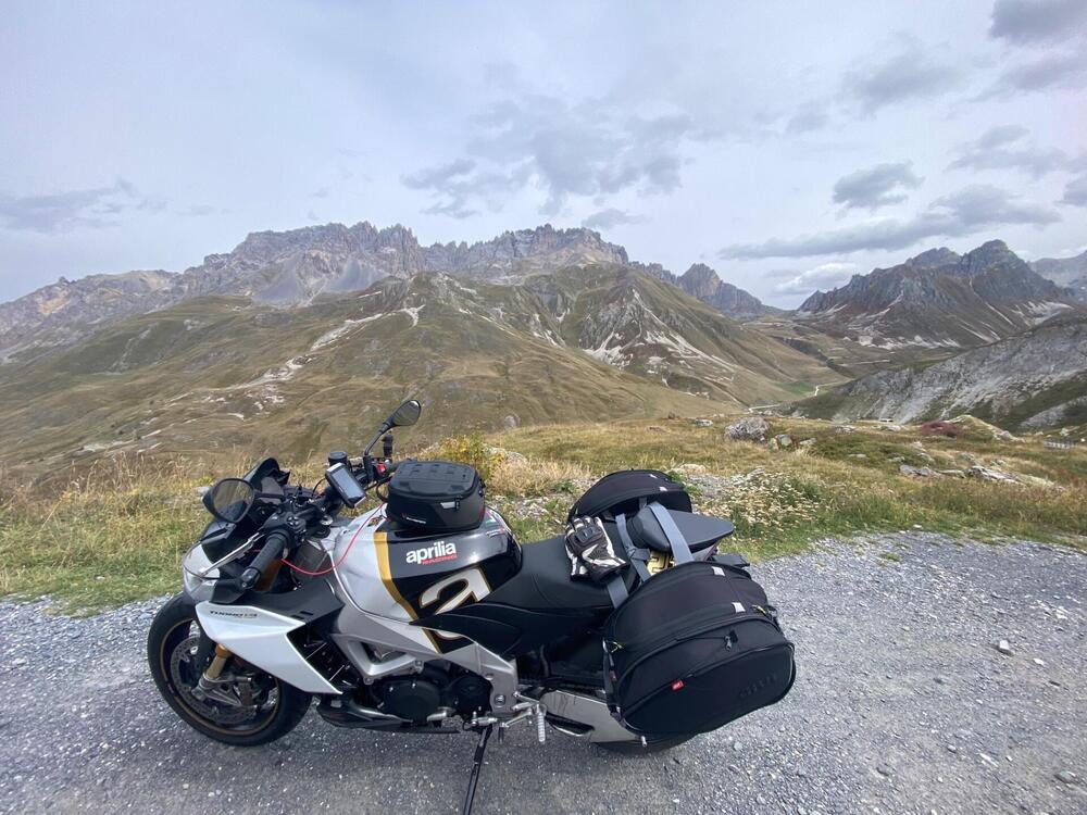 Aprilia Tuono V4 Factory (2021 - 24) (3)