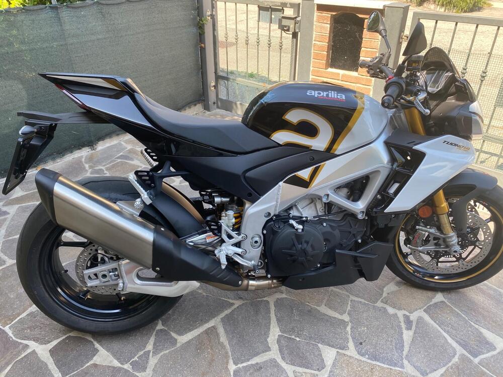 Aprilia Tuono V4 Factory (2021 - 24) (2)