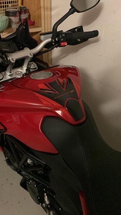 MV Agusta Turismo Veloce 800 R (2023 - 25) usata