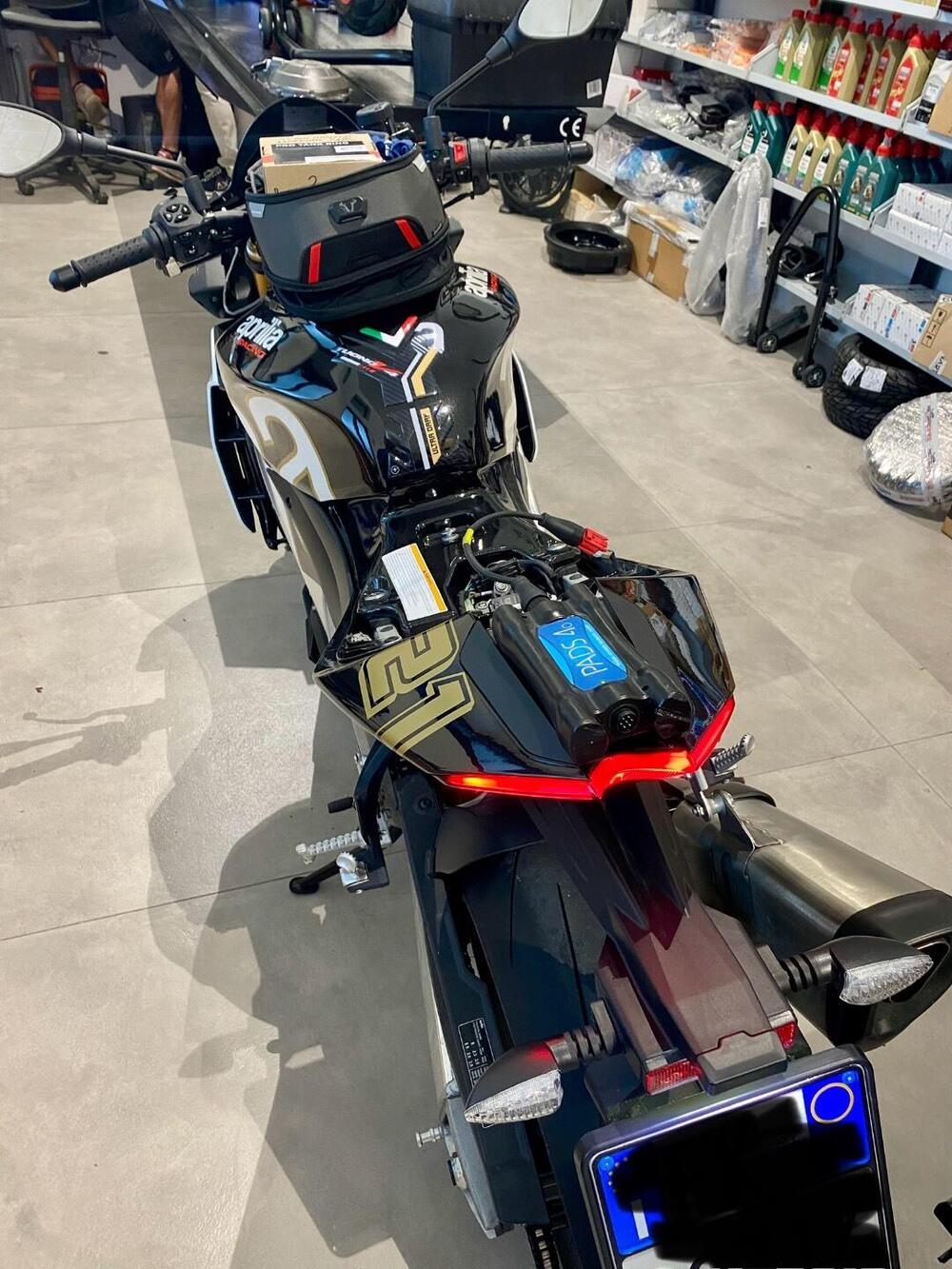 Aprilia Tuono V4 Factory (2021 - 24) (7)
