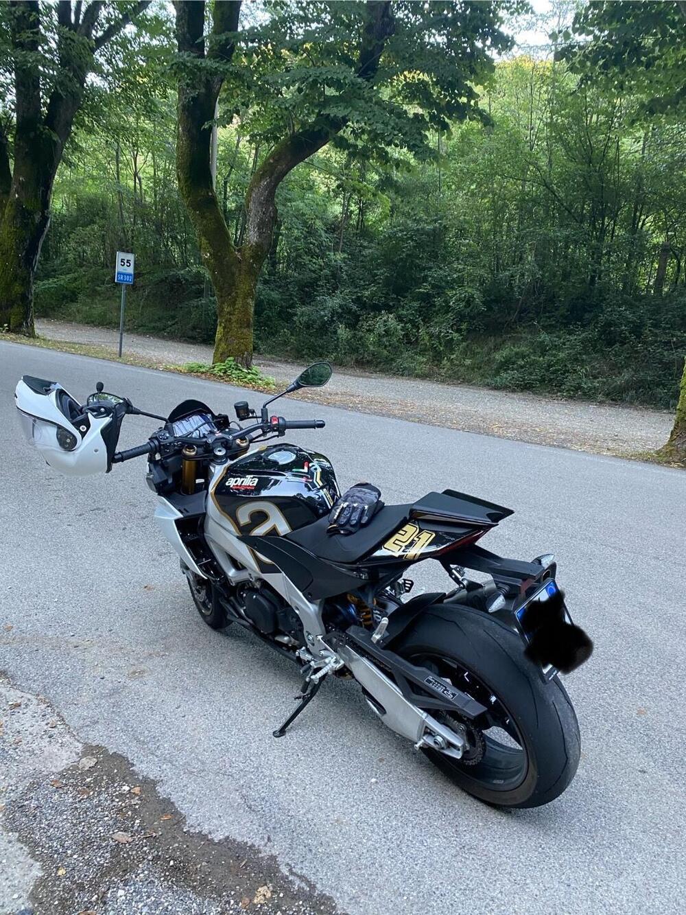 Aprilia Tuono V4 Factory (2021 - 24) (8)