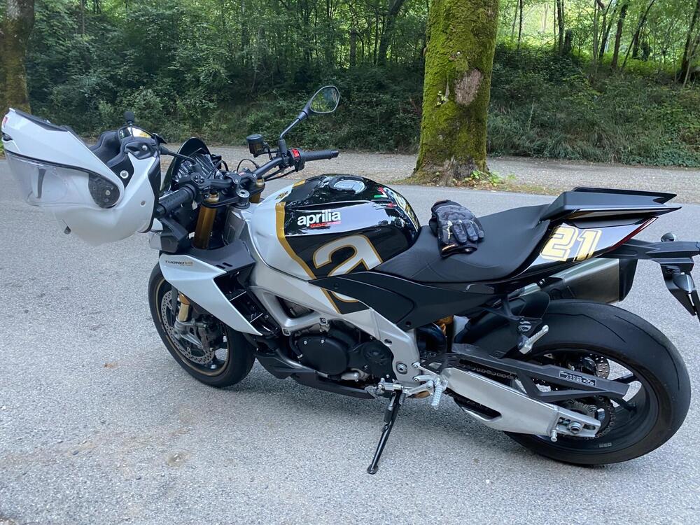 Aprilia Tuono V4 Factory (2021 - 24) (9)