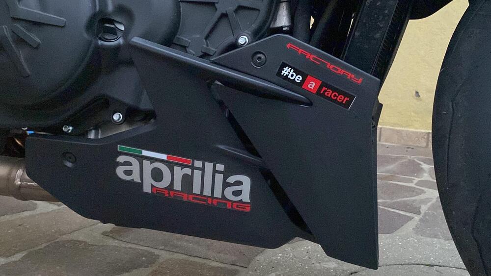 Aprilia Tuono V4 Factory (2021 - 24) (13)