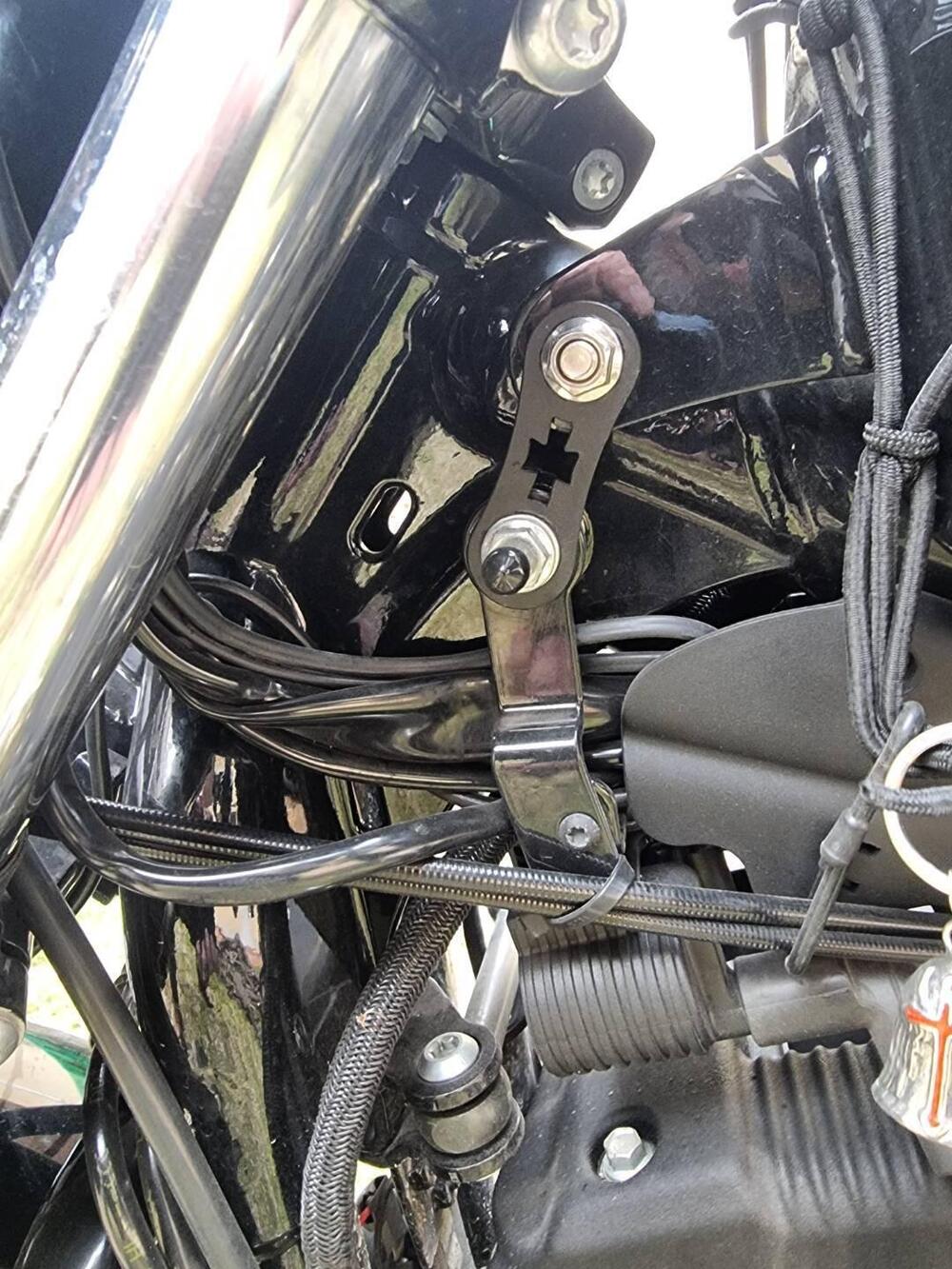 Harley-Davidson 883 Iron (2017 - 20) - XL 883N (8)