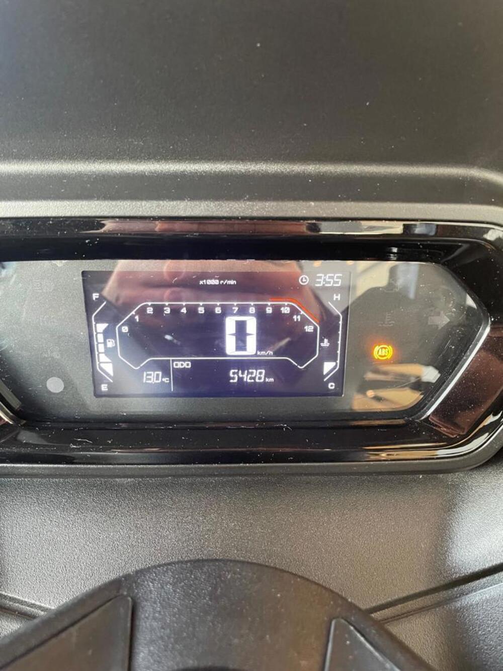 Yamaha X-Max 300 (2025) (5)