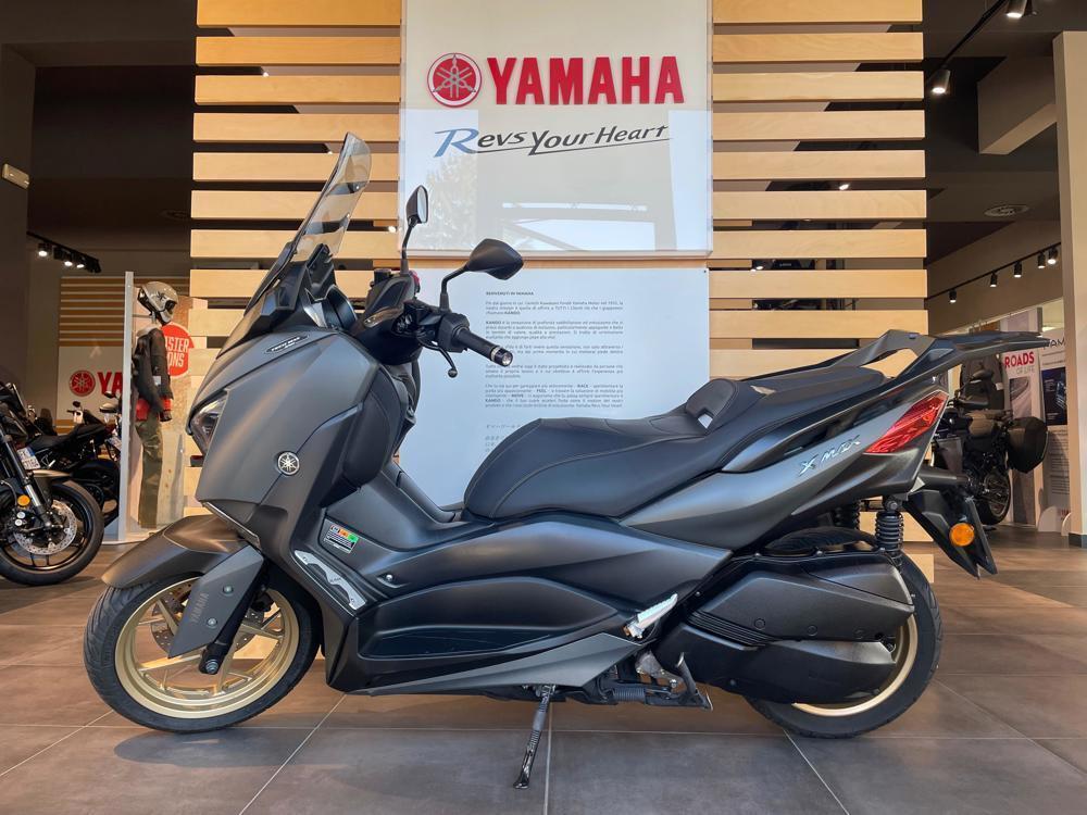 Yamaha X-Max 300 Tech Max (2021 - 24) (2)