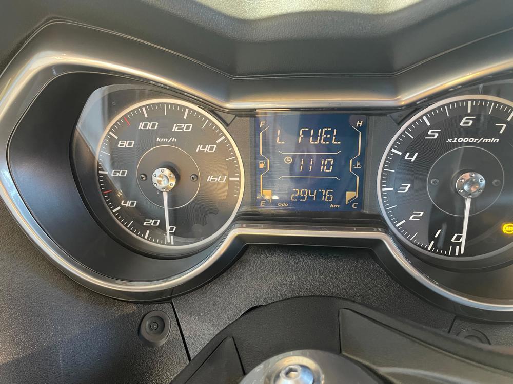 Yamaha X-Max 300 Tech Max (2021 - 24) (4)