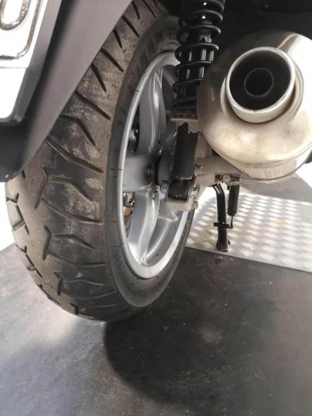 Piaggio Xevo 400 (2007 - 13) (3)