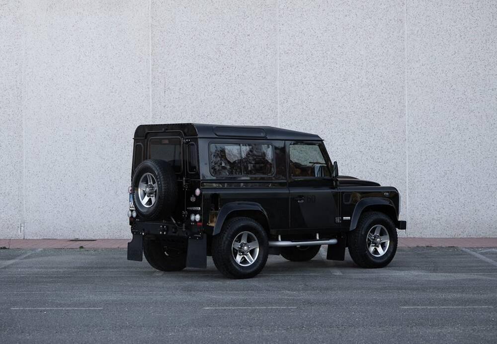 Land Rover Defender usata a Pesaro-Urbino (3)