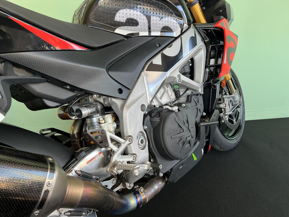 Aprilia Tuono V4 Factory (2021 - 24) (15)