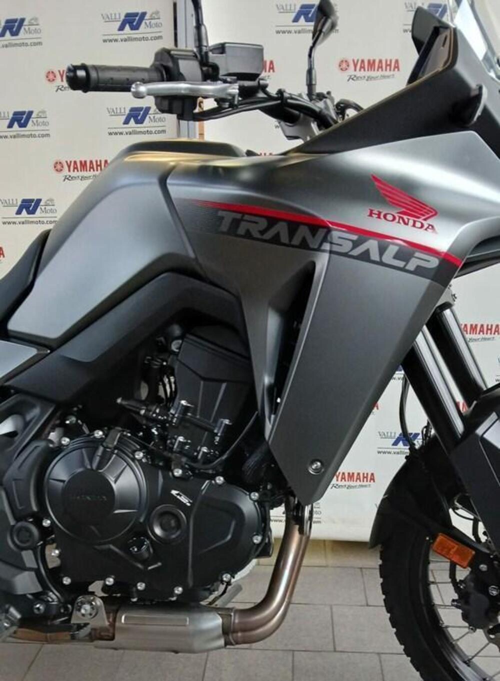 Honda Transalp XL750 (2023 - 24) (3)