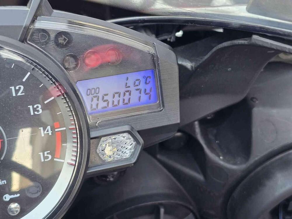 Yamaha YZF R1 (2007 - 08) (25)