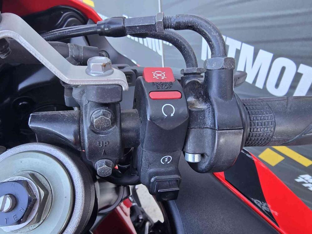 Honda CBR 1000 RR Fireblade (2008 - 11) (11)